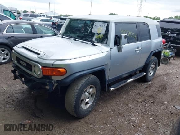 ✅ 2008 Toyota FJ Cruiser • VIN: JTEBU11F38K037061 • Лот: 42774757. Опубликован ранее на IAAI с пробегом 152 749 миль. Бесплатный доступ к архиву аукционных продаж из США и подробный отчёт об истории автомобиля на DreamBid. Изображение 2.