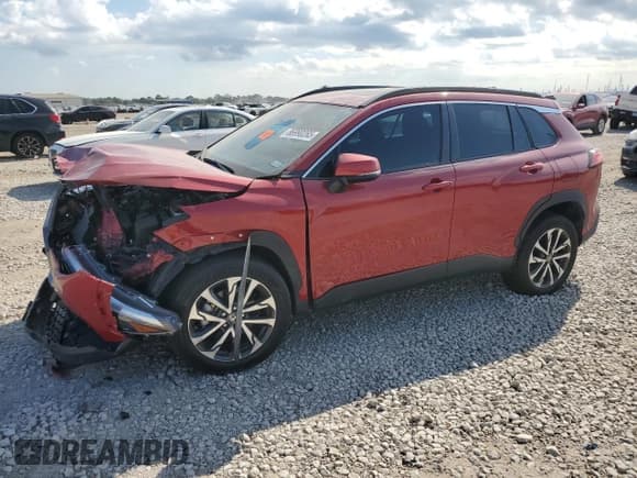 ✅ 2022 Toyota Corolla Cross XLE • VIN: 7MUDAAAG1NV026102 • Лот: 86990265. Опубликован ранее на Copart с пробегом 11 858 миль. Бесплатный доступ к архиву аукционных продаж из США и подробный отчёт об истории автомобиля на DreamBid. Изображение 1.