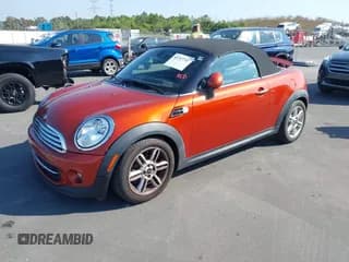 ✅ 2013 MINI Roadster • VIN: WMWSY1C55DT311925 • Lot: 43757747. Wystawiony na IAAI z przebiegiem 118 227 mil. Bezpłatny archiwum sprzedaży aukcyjnych z USA i szczegółowy raport historii pojazdu na DreamBid. Zdjęcie 2.
