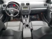 ✅ 2009 Volkswagen Golf GTI • VIN: WVWHV71K99W140037 • Lot: 44815565. Wystawiony na Copart z przebiegiem 106 377 mil. Bezpłatny archiwum sprzedaży aukcyjnych z USA i szczegółowy raport historii pojazdu na DreamBid. Zdjęcie 8.