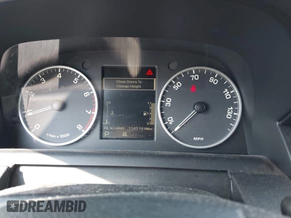 ✅ 2013 Land Rover LR4 HSE • VIN: SALAG2D44DA697884 • Lot: 42620594. Wystawiony na IAAI z przebiegiem 134 174 mil. Bezpłatny archiwum sprzedaży aukcyjnych z USA i szczegółowy raport historii pojazdu na DreamBid. Zdjęcie 6.