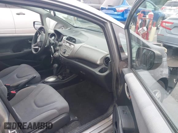 ✅ 2009 Honda Fit • VIN: JHMGE88289S055025 • Lot: 43424630. Wystawiony na IAAI z przebiegiem 319 864 mil. Bezpłatny archiwum sprzedaży aukcyjnych z USA i szczegółowy raport historii pojazdu na DreamBid. Zdjęcie 5.