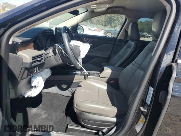 ✅ 2023 Lincoln Corsair Reserve • VIN: 5LMCJ2CA6PUL13396 • Lot: 82399655. Listed on Copart with 36,878 mi. Free auction sales archive from the USA and detailed vehicle history report at DreamBid. Image 7.