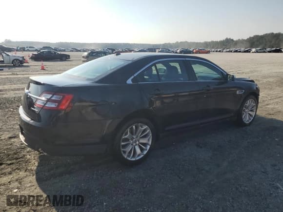 ✅ 2018 Ford Taurus Limited • VIN: 1FAHP2F80JG134934 • Lot: 80687425. Listed on Copart with 141,497 mi. Free auction sales archive from the USA and detailed vehicle history report at DreamBid. Image 3.