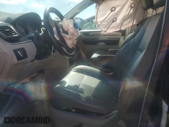 ✅ 2013 Volkswagen Routan SE • VIN: 2C4RVABG8DR725124 • Lot: 70169625. Listed on Copart with 180,203 mi. Free auction sales archive from the USA and detailed vehicle history report at DreamBid. Image 7.