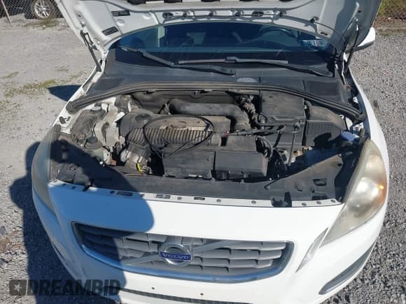 ✅ 2012 Volvo S60 T5 • VIN: YV1622FS8C2045697 • Lot: 43489928. Wystawiony na IAAI z przebiegiem 140 197 mil. Bezpłatny archiwum sprzedaży aukcyjnych z USA i szczegółowy raport historii pojazdu na DreamBid. Zdjęcie 10.