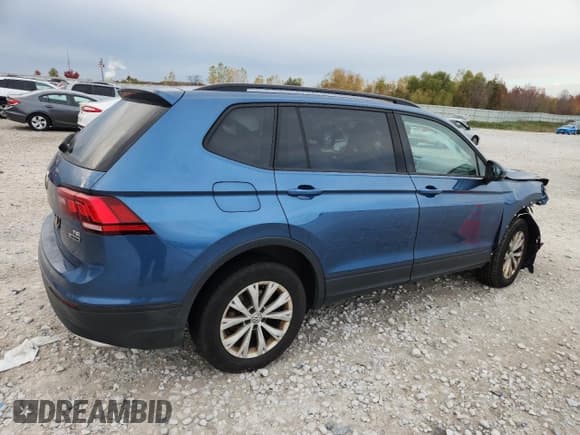 ✅ 2018 Volkswagen Tiguan S • VIN: 3VV0B7AX0JM119228 • Lot: 89877995. Listed on Copart with 181,560 mi. Free auction sales archive from the USA and detailed vehicle history report at DreamBid. Image 3.