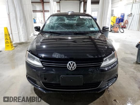 ✅ 2013 Volkswagen Jetta SE • VIN: 3VWDP7AJ5DM249908 • Лот: 53951765. Опубликован ранее на Copart с пробегом 240 040 миль. Бесплатный доступ к архиву аукционных продаж из США и подробный отчёт об истории автомобиля на DreamBid. Изображение 5.