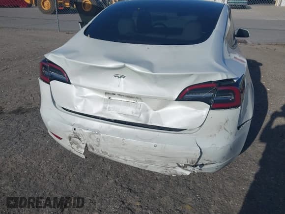 ✅ 2022 Tesla Model 3 • VIN: 5YJ3E1EA3NF329452 • Лот: 43355641. Опубликован ранее на IAAI с пробегом 36 337 миль. Бесплатный доступ к архиву аукционных продаж из США и подробный отчёт об истории автомобиля на DreamBid. Изображение 6.