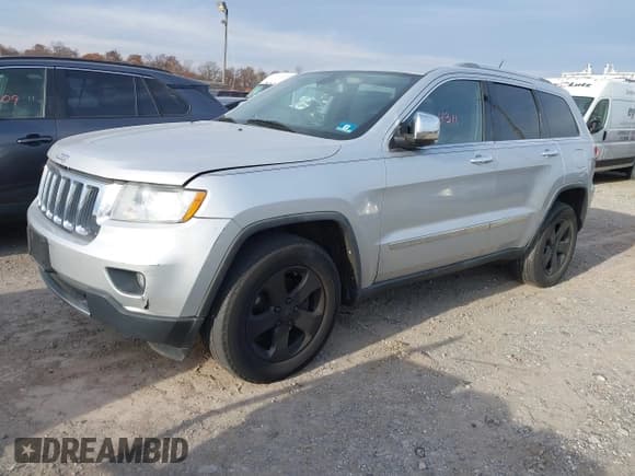 ✅ 2012 Jeep Grand Cherokee Limited • VIN: 1C4RJFBG6CC134306 • Лот: 43644311. Опубликован ранее на IAAI с пробегом 95 120 миль. Бесплатный доступ к архиву аукционных продаж из США и подробный отчёт об истории автомобиля на DreamBid. Изображение 17.