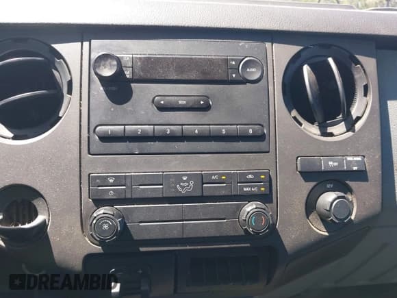 ✅ 2013 Ford F-350 XL • VIN: 1FTBF3A66DEA25022 • Lot: 41850426. Wystawiony na IAAI z przebiegiem 163 898 mil. Bezpłatny archiwum sprzedaży aukcyjnych z USA i szczegółowy raport historii pojazdu na DreamBid. Zdjęcie 19.