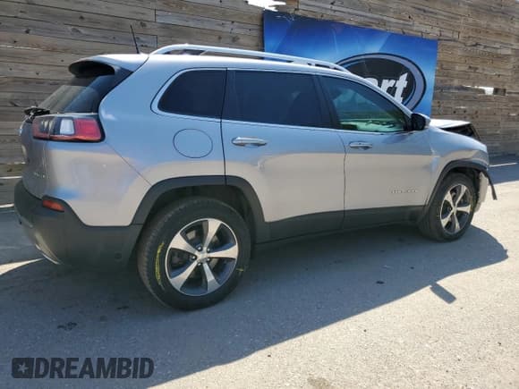 ✅ 2019 Jeep Cherokee Limited • VIN: 1C4PJMDX3KD133468 • Lot: 56223385. Listed on Copart with 108,215 mi. Free auction sales archive from the USA and detailed vehicle history report at DreamBid. Image 3.