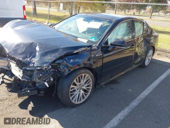 ✅ 2018 Toyota Camry SE • VIN: 4T1B11HK6JU057407 • Lot: 43502805. Listed on IAAI with 227,086 mi. Free auction sales archive from the USA and detailed vehicle history report at DreamBid. Image 2.