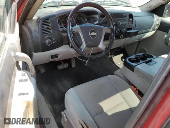 ✅ 2009 Chevrolet Silverado 2500HD LT • VIN: 1GCHK54K89F152799 • Лот: 71519255. Опубликован ранее на Copart с пробегом 213 512 миль. Бесплатный доступ к архиву аукционных продаж из США и подробный отчёт об истории автомобиля на DreamBid. Изображение 8.