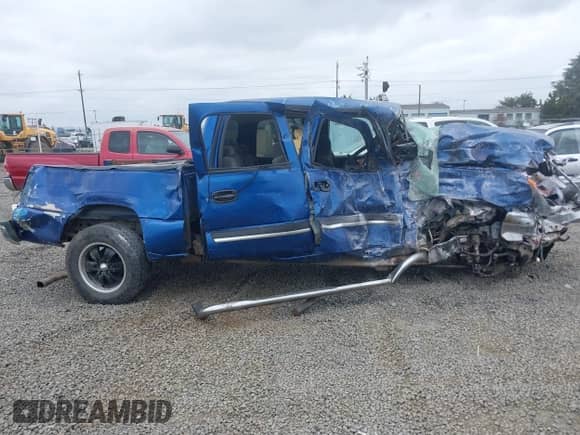 2004 Chevrolet Silverado 1500 Z71 with VIN 2GCEK13T141319493, listed as a IAAI auction lot 43398096 with Not provided miles and . Bid and sale history available at DreamBid. Image 12.