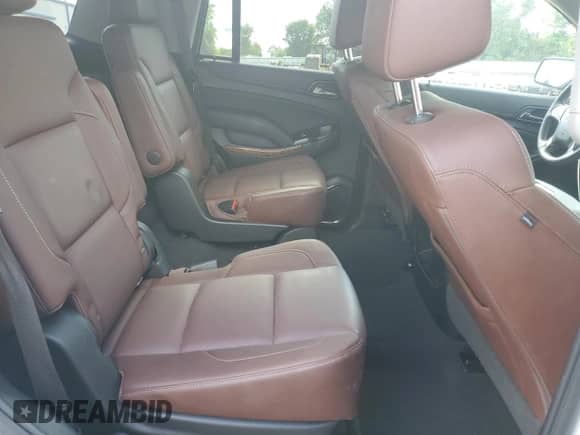 2019 Chevrolet Tahoe Premier z VIN 1GNSKCKJ4KR155263, wystawiony jako Copart lot #71058275 z przebiegiem 44 854 mil mil oraz Szkoda całkowita • Salvage title. Historia ofert i sprzedaży dostępna na DreamBid. Obrazek 11.