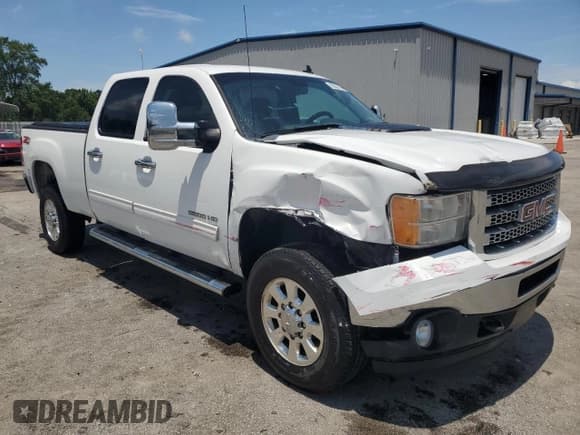 ✅ 2013 GMC Sierra 2500HD SLE • VIN: 1GT120CG6DF182877 • Lot: 60033945. Listed on Copart with 103,279 mi. Free auction sales archive from the USA and detailed vehicle history report at DreamBid. Image 4.