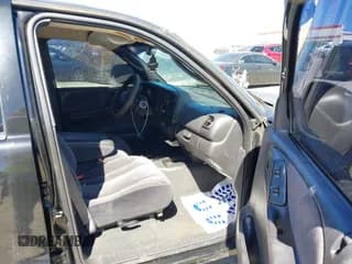 ✅ 2000 Dodge Dakota Sport • VIN: 1B7GL2AN8YS781670 • Lot: 41696808. Wystawiony na IAAI z przebiegiem 166 837 mil. Bezpłatny archiwum sprzedaży aukcyjnych z USA i szczegółowy raport historii pojazdu na DreamBid. Zdjęcie 5.