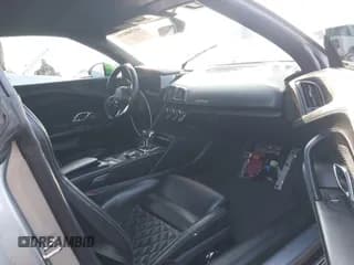 ✅ 2017 Audi R8 • VIN: WUAVACFX5H7903923 • Lot: 41348191. Listed on IAAI with 53,883 mi. Free auction sales archive from the USA and detailed vehicle history report at DreamBid. Image 5.