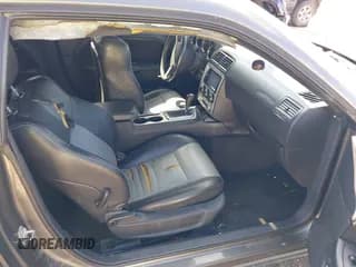 ✅ 2009 Dodge Challenger SE • VIN: 2B3LJ44VX9H594615 • Lot: 41648601. Wystawiony na IAAI z przebiegiem 177 377 mil. Bezpłatny archiwum sprzedaży aukcyjnych z USA i szczegółowy raport historii pojazdu na DreamBid. Zdjęcie 5.