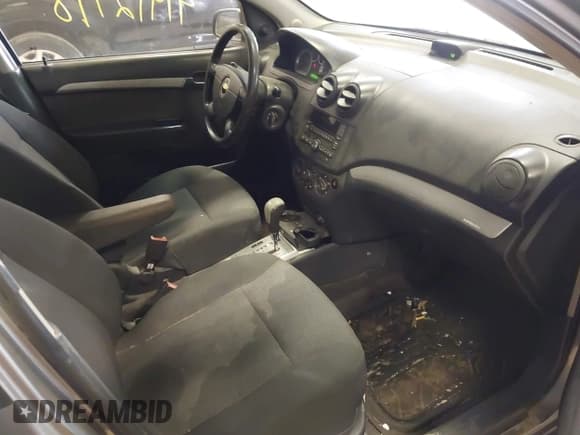 ✅ 2011 Chevrolet Aveo 1LT • VIN: KL1TD5DE5BB198819 • Lot: 41992498. Wystawiony na IAAI z przebiegiem 156 145 mil. Bezpłatny archiwum sprzedaży aukcyjnych z USA i szczegółowy raport historii pojazdu na DreamBid. Zdjęcie 5.