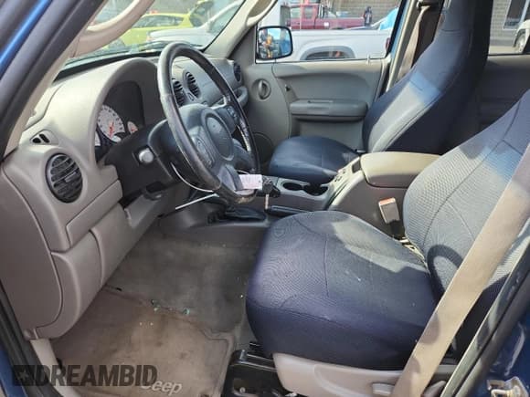 ✅ 2004 Jeep Liberty Sport • VIN: 1J4GL48K04W221114 • Lot: 87021555. Listed on Copart with 170,016 mi. Free auction sales archive from the USA and detailed vehicle history report at DreamBid. Image 7.