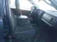 2004 Dodge 1500 SLT z VIN 1D7HU18D74S768157, wystawiony jako IAAI lot #43514453 z przebiegiem 157 327 mil mil oraz . Historia ofert i sprzedaży dostępna na DreamBid. Obrazek 5.