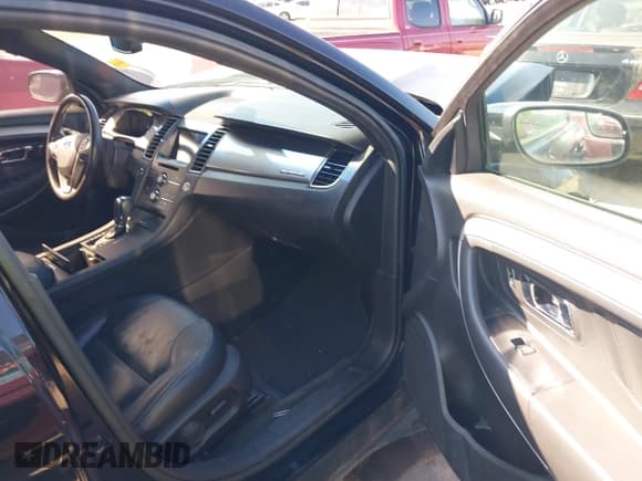 ✅ 2016 Ford Taurus SEL • VIN: 1FAHP2E88GG136148 • Lot: 43313516. Listed on IAAI with 149,171 mi. Free auction sales archive from the USA and detailed vehicle history report at DreamBid. Image 5.