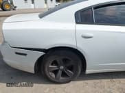 ✅ 2014 Dodge Charger SE • VIN: 2C3CDXBG9EH130371 • Lot: 43228536. Wystawiony na IAAI z przebiegiem 178 105 mil. Bezpłatny archiwum sprzedaży aukcyjnych z USA i szczegółowy raport historii pojazdu na DreamBid. Zdjęcie 19.