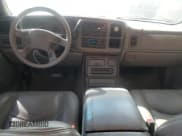 ✅ 2006 GMC Sierra Denali • VIN: 2GTEK63N061354821 • Lot: 82546935. Wystawiony na Copart z przebiegiem 102 496 mil. Bezpłatny archiwum sprzedaży aukcyjnych z USA i szczegółowy raport historii pojazdu na DreamBid. Zdjęcie 8.