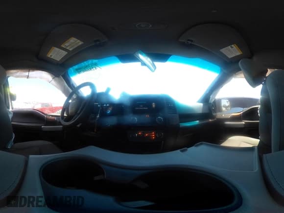 ✅ 2018 Ford F-150 XL • VIN: 1FTMF1CB0JKD88680 • Lot: 42866670. Wystawiony na IAAI z przebiegiem 96 853 mil. Bezpłatny archiwum sprzedaży aukcyjnych z USA i szczegółowy raport historii pojazdu na DreamBid. Zdjęcie 18.