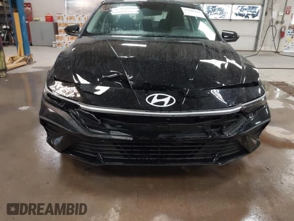 ✅ 2025 Hyundai Elantra SE • VIN: KMHLL4DG0SU945637 • Лот: 43088244. Опубликован ранее на IAAI с пробегом 11 766 миль. Бесплатный доступ к архиву аукционных продаж из США и подробный отчёт об истории автомобиля на DreamBid. Изображение 6.