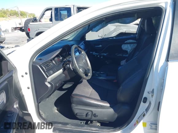 ✅ 2017 Toyota Camry LE • VIN: 4T1BF1FKXHU307276 • Lot: 43464967. Wystawiony na IAAI z przebiegiem Nie podano. Bezpłatny archiwum sprzedaży aukcyjnych z USA i szczegółowy raport historii pojazdu na DreamBid. Zdjęcie 5.