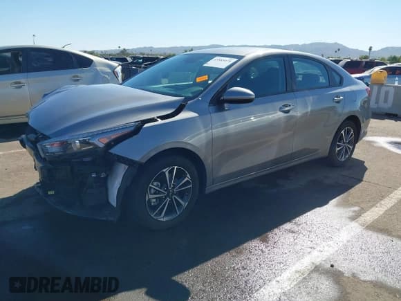 ✅ 2024 Kia Forte LXS • VIN: 3KPF24AD9RE800197 • Lot: 43585078. Wystawiony na IAAI z przebiegiem 31 325 mil. Bezpłatny archiwum sprzedaży aukcyjnych z USA i szczegółowy raport historii pojazdu na DreamBid. Zdjęcie 19.