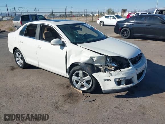 ✅ 2008 Volkswagen Jetta SE • VIN: 3VWRM71K68M037290 • Lot: 43631817. Listed on IAAI with 115,664 mi. Free auction sales archive from the USA and detailed vehicle history report at DreamBid. Image 1.