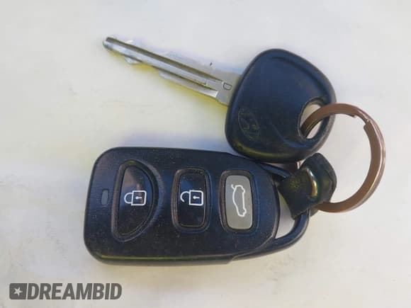 ✅ 2008 Hyundai Elantra GLS • VIN: KMHDU46D28U307712 • Lot: 43598904. Wystawiony na IAAI z przebiegiem 146 769 mil. Bezpłatny archiwum sprzedaży aukcyjnych z USA i szczegółowy raport historii pojazdu na DreamBid. Zdjęcie 11.