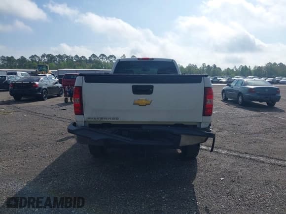 ✅ 2008 Chevrolet Silverado 2500HD • VIN: 1GBHK29668E192575 • Lot: 41925115. Wystawiony na IAAI z przebiegiem 241 278 mil. Bezpłatny archiwum sprzedaży aukcyjnych z USA i szczegółowy raport historii pojazdu na DreamBid. Zdjęcie 16.