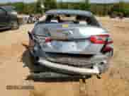 2019 Toyota Camry LE z VIN 4T1B11HK1KU820984, wystawiony jako Copart lot #71323335 z przebiegiem 93 055 mil mil oraz Szkoda całkowita • Salvage title. Historia ofert i sprzedaży dostępna na DreamBid. Obrazek 6.