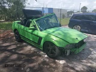 ✅ 2013 Ford Mustang V6 • VIN: 1ZVBP8EM4D5219273 • Lot: 41925220. Wystawiony na IAAI z przebiegiem 248 785 mil. Bezpłatny archiwum sprzedaży aukcyjnych z USA i szczegółowy raport historii pojazdu na DreamBid. Zdjęcie 1.