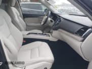 ✅ 2024 Volvo XC90 Plus Bright Theme • VIN: YV4062PE0R1161836 • Лот: 43647643. Опубликован ранее на IAAI с пробегом 13 315 миль. Бесплатный доступ к архиву аукционных продаж из США и подробный отчёт об истории автомобиля на DreamBid. Изображение 5.