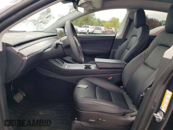 ✅ 2021 Tesla Model Y Long Range • VIN: 5YJYGDEE8MF229950 • Lot: 69057185. Wystawiony na Copart z przebiegiem 81 827 mil. Bezpłatny archiwum sprzedaży aukcyjnych z USA i szczegółowy raport historii pojazdu na DreamBid. Zdjęcie 7.