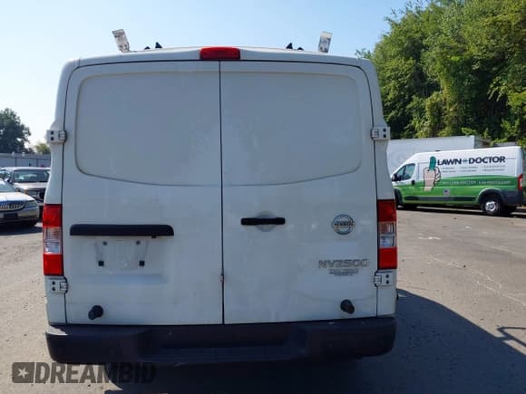 ✅ 2021 Nissan NV Cargo SV • VIN: 1N6BF0KY4MN809596 • Lot: 42912053. Wystawiony na IAAI z przebiegiem 167 060 mil. Bezpłatny archiwum sprzedaży aukcyjnych z USA i szczegółowy raport historii pojazdu na DreamBid. Zdjęcie 16.