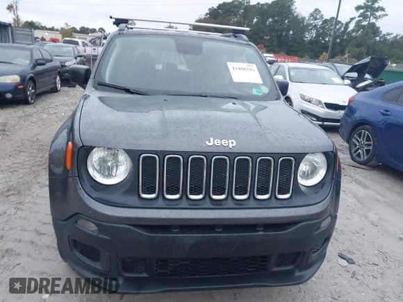 ✅ 2018 Jeep Renegade Upland • VIN: ZACCJBAB4JPH74608 • Lot: 43488294. Wystawiony na IAAI z przebiegiem 77 556 mil. Bezpłatny archiwum sprzedaży aukcyjnych z USA i szczegółowy raport historii pojazdu na DreamBid. Zdjęcie 12.