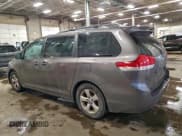 ✅ 2014 Toyota Sienna LE • VIN: 5TDKK3DC9ES434026 • Лот: 96868205. Опубликован ранее на Copart с пробегом 265 276 миль. Бесплатный доступ к архиву аукционных продаж из США и подробный отчёт об истории автомобиля на DreamBid. Изображение 2.