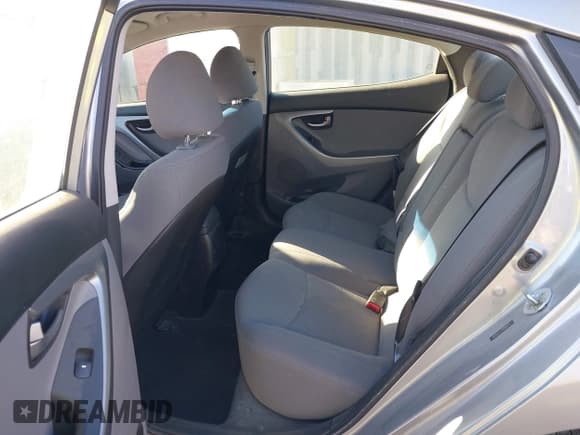 ✅ 2015 Hyundai Elantra SE • VIN: 5NPDH4AE7FH586414 • Лот: 43320507. Опубликован ранее на IAAI с пробегом 89 676 миль. Бесплатный доступ к архиву аукционных продаж из США и подробный отчёт об истории автомобиля на DreamBid. Изображение 8.