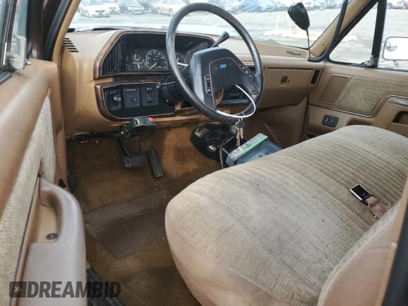 ✅ 1991 Ford F-250 • VIN: 1FTHX26G1MKB21130 • Lot: 42222245. Listed on Copart with 13,849 mi. Free auction sales archive from the USA and detailed vehicle history report at DreamBid. Image 8.