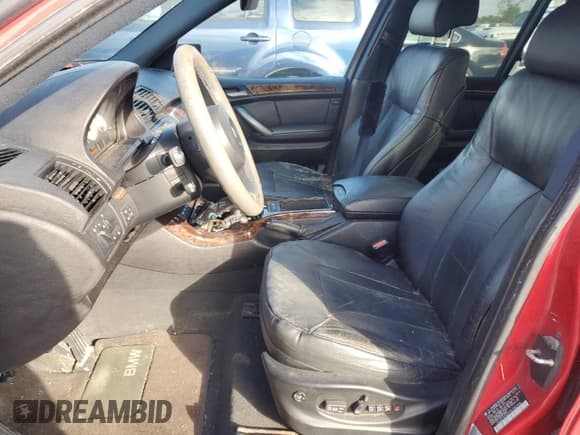 ✅ 2005 BMW X5 4.8is • VIN: 5UXFA93575LE82766 • Лот: 88140625. Опубликован ранее на Copart с пробегом 146 739 миль. Бесплатный доступ к архиву аукционных продаж из США и подробный отчёт об истории автомобиля на DreamBid. Изображение 7.