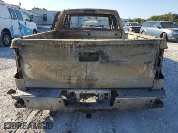 ✅ 2018 Chevrolet Silverado 1500 LTZ • VIN: 1GCRCSEC4JZ332355 • Лот: 74310324. Опубликован ранее на Copart с пробегом Не указан. Бесплатный доступ к архиву аукционных продаж из США и подробный отчёт об истории автомобиля на DreamBid. Изображение 6.