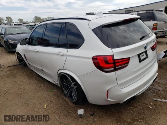 ✅ 2017 BMW X5 M • VIN: 5YMKT6C3XH0U39069 • Lot: 66013813. Wystawiony na Copart z przebiegiem 38 263 mil. Bezpłatny archiwum sprzedaży aukcyjnych z USA i szczegółowy raport historii pojazdu na DreamBid. Zdjęcie 2.