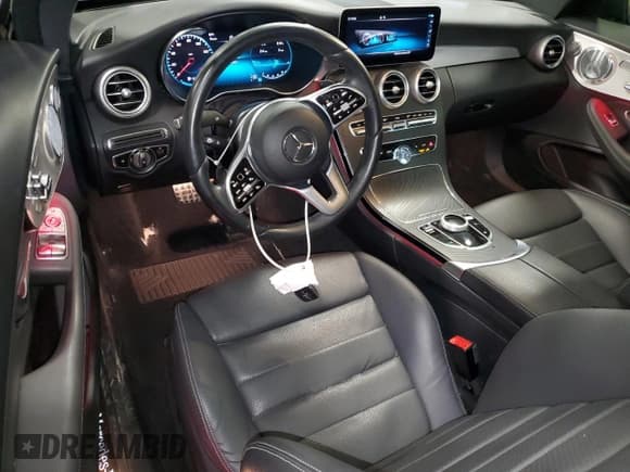 ✅ 2021 Mercedes-Benz C 300 • VIN: W1KWJ8EB5MG070371 • Lot: 55739105. Wystawiony na Copart z przebiegiem 46 947 mil. Bezpłatny archiwum sprzedaży aukcyjnych z USA i szczegółowy raport historii pojazdu na DreamBid. Zdjęcie 8.